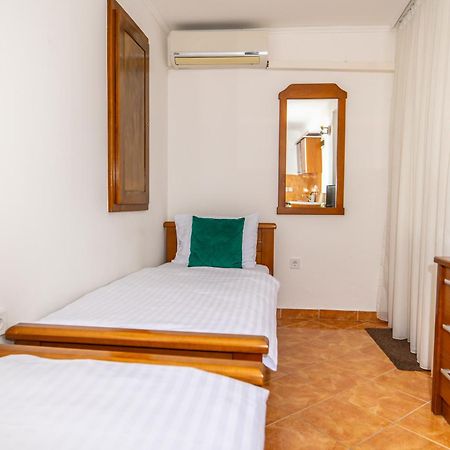 Apartments Irena Bečići Luaran gambar