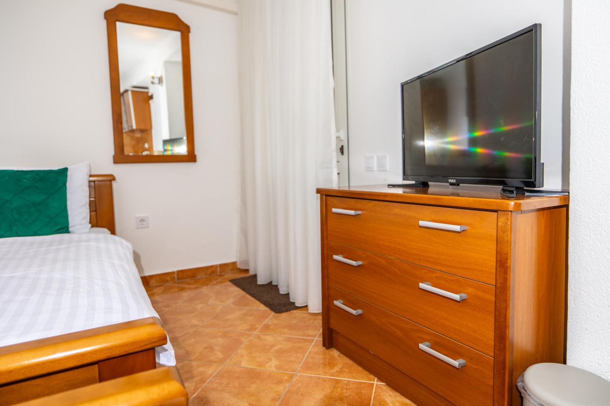 Apartments Irena Bečići Luaran gambar