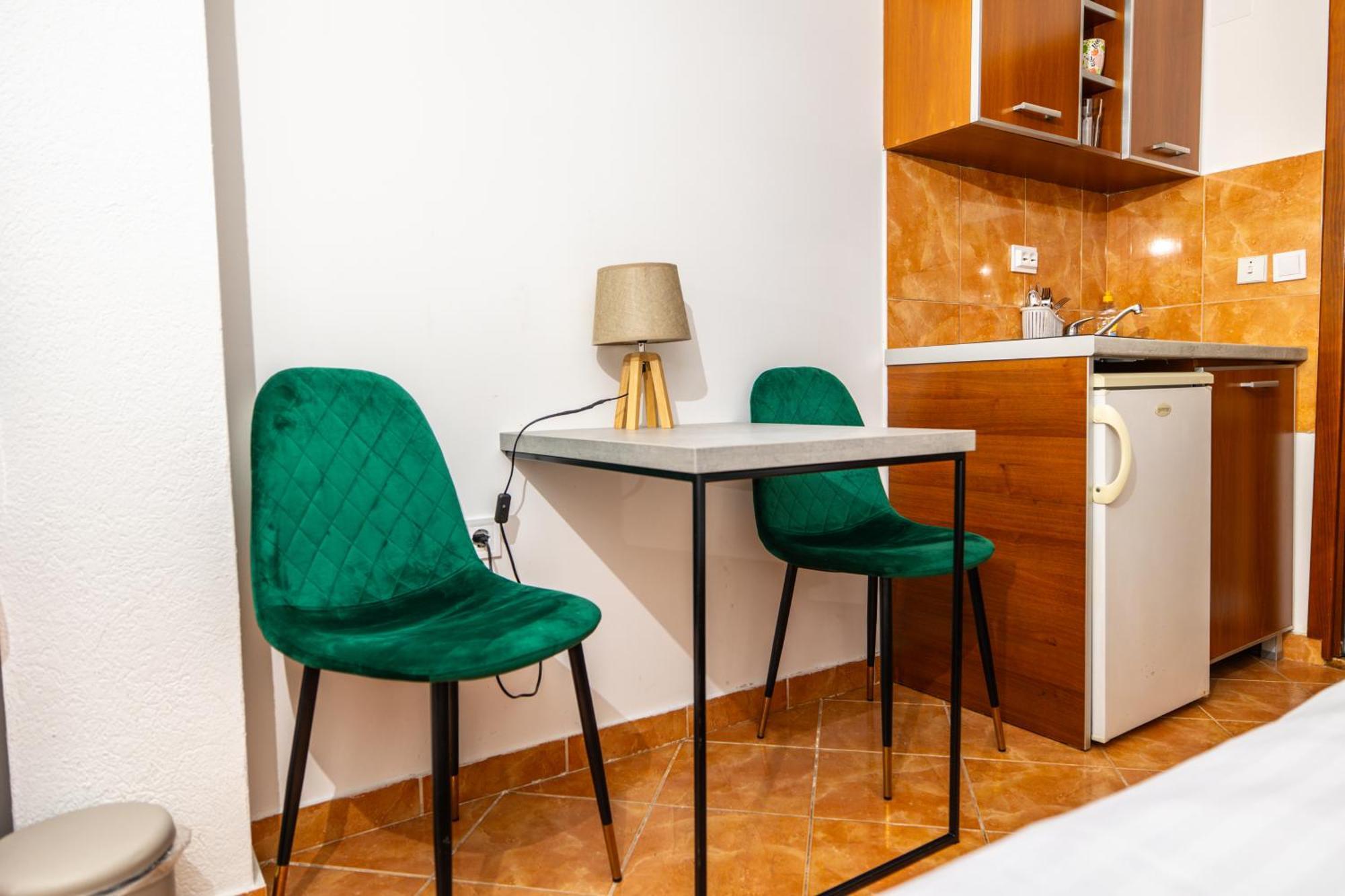 Apartments Irena Bečići Luaran gambar