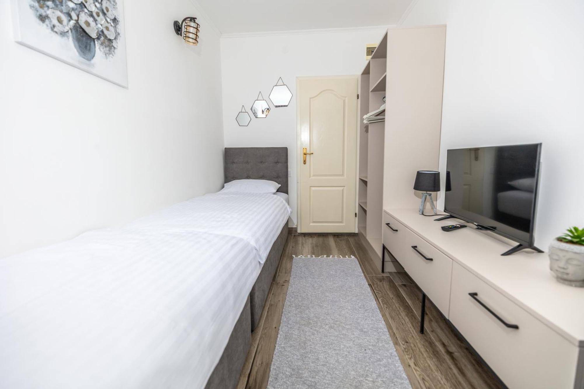 Apartments Irena Bečići Luaran gambar