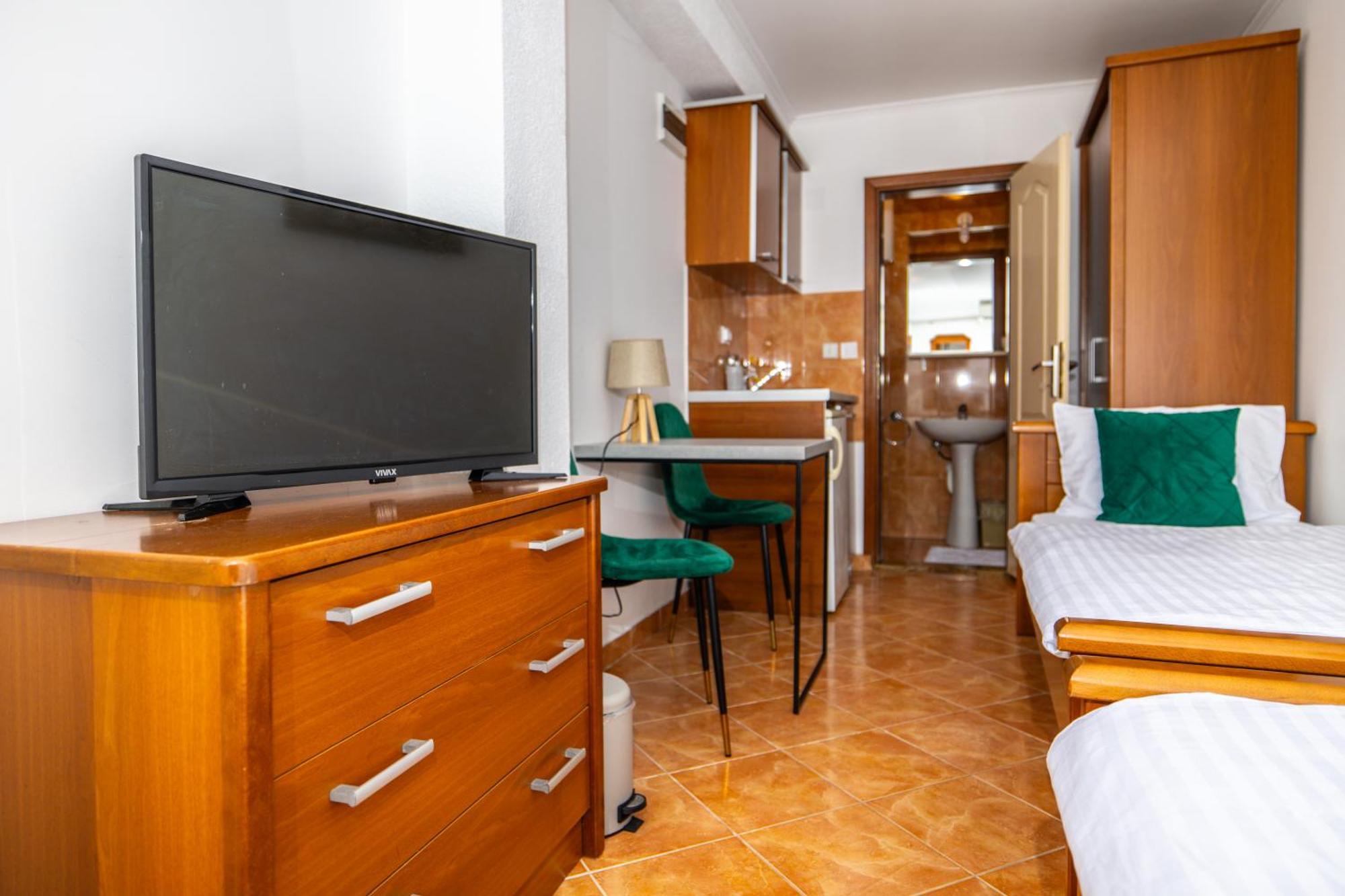 Apartments Irena Bečići Luaran gambar