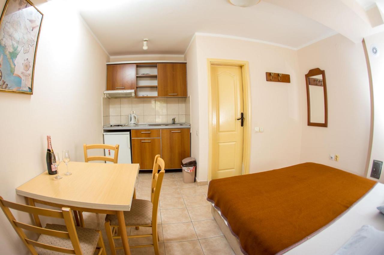 Apartments Irena Bečići Luaran gambar